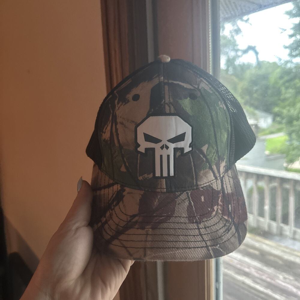 Marvel Punisher Skull Camo Trucker Hat Snapback Mesh Baseball Cap Bioworld